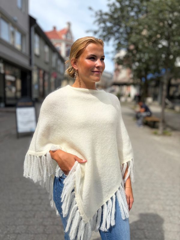 Caroline Poncho Offwhite